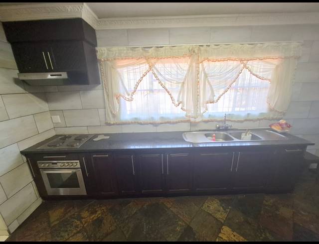 5 BEDROOM HOUSE FOR SALE IN AMANDASIG